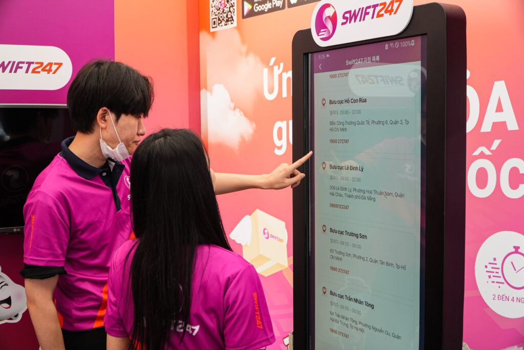 The -area- for- customers- to -experience- Swift247 -application- at- the -booth